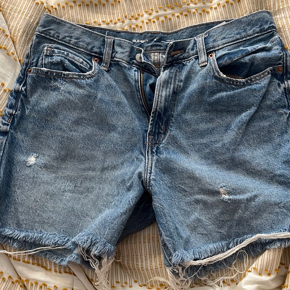 Longer denim shorts Old Navy size 8 never worn no tags